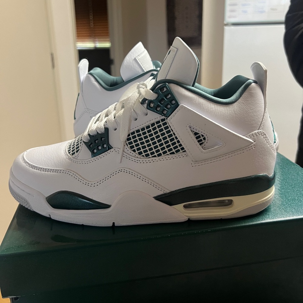 NEW and Never worn Jordan 4 oxidized green